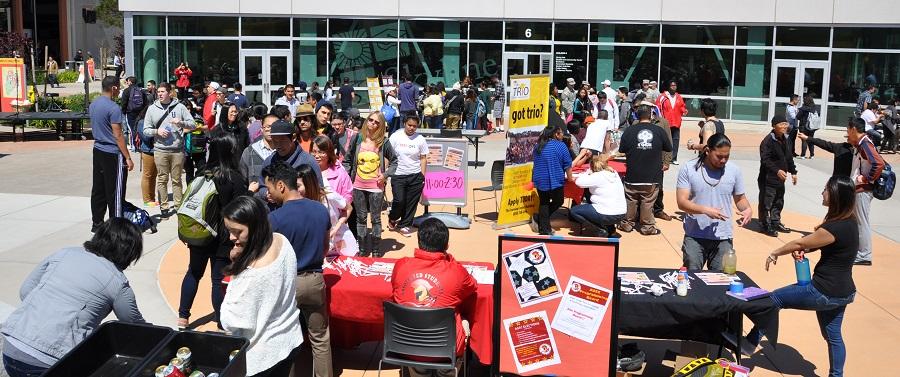 Students gather in the quad on Skyline campus.