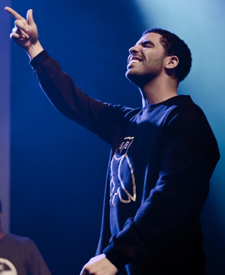 Drake+releases+a+new+album+that+brings+audiences+into+a+personal+perspective.+