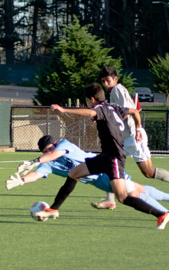 Saul Lopez beats Evergreen Goalie Nick Williams to score the game winning goal on Nov. 8. 