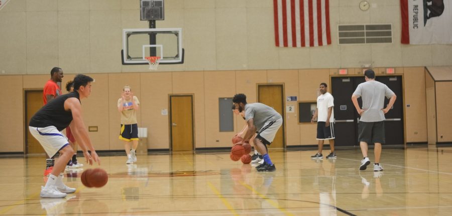 Physical education classes gives students the opportunity to try out different exercises. Photo credit: Chris Christenson