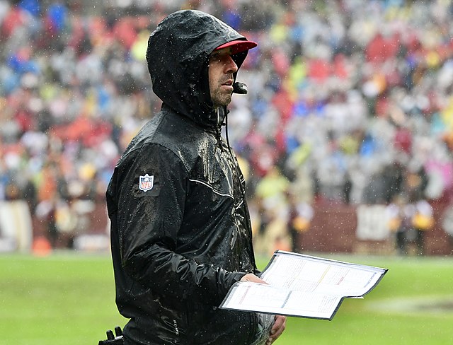 Kyle Shanahan on the sideline during a matchup with the Washington Redskins in 2019.