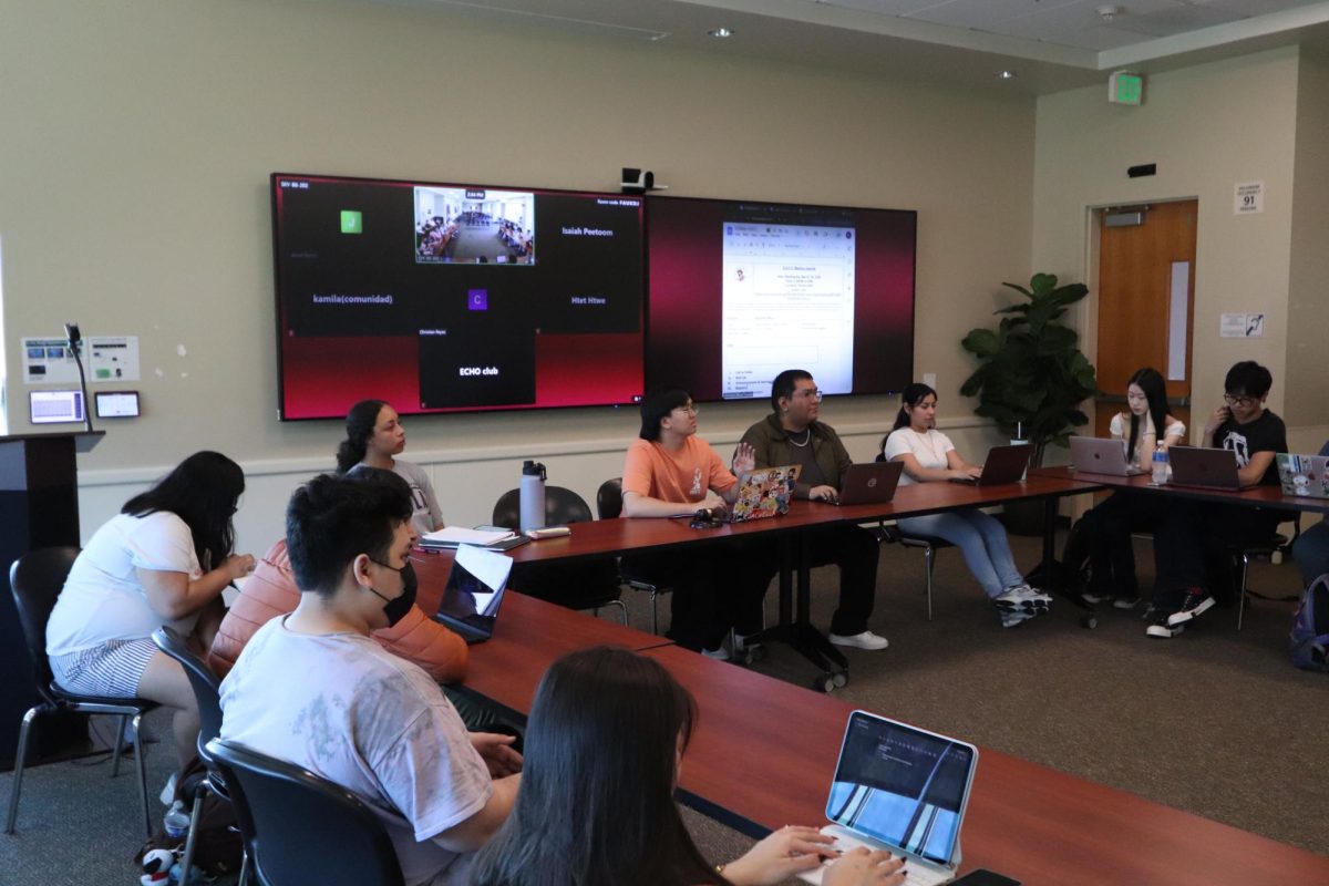 Students attend SOCC meeting on Wednesday, March 18, in Building 6.